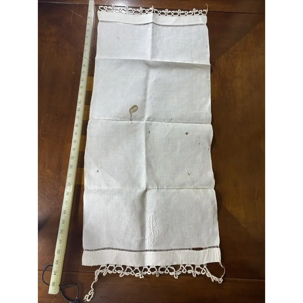 Lot 8 VTG Family Table Cloth Linens Doilies Runner Embroidery Lace Crochet‎ READ